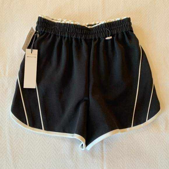 Babaton 1-01 Leyster Short, Size XXS, Black - Picture 2 of 11